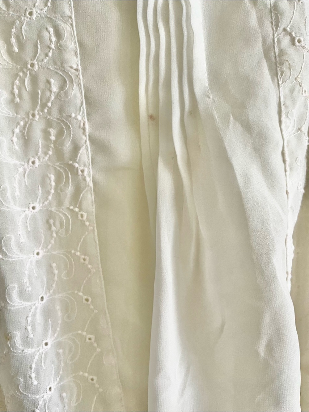 🐩 H&M White Eyelet Peasant Blouse 🐩 - Picture 4 of 7